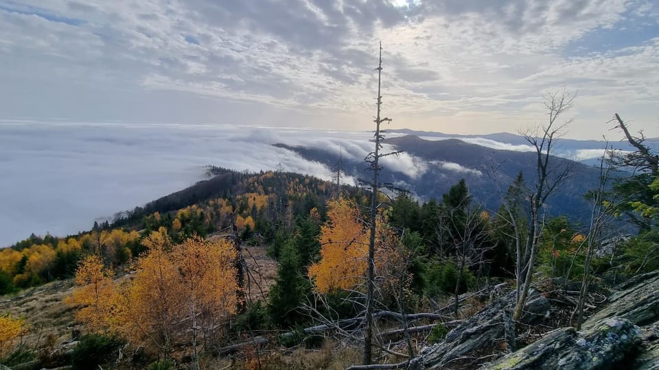 Nearby landmark, Natural landscape, Mountain view
