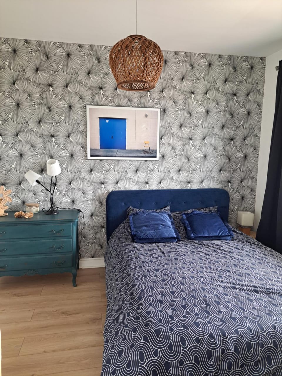 Bed, Photo of the whole room, Bedroom