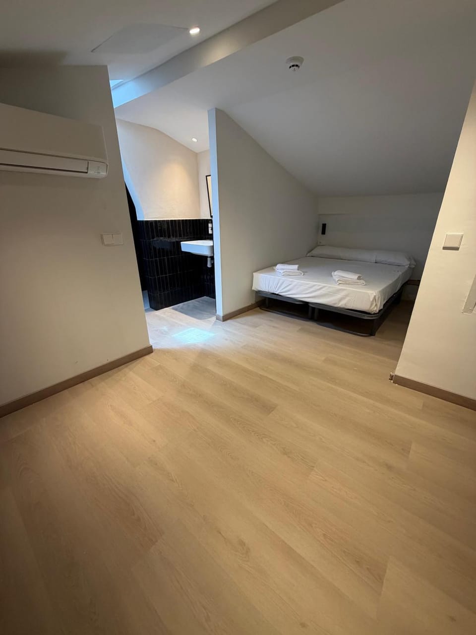 Bearan Bar & Rooms Bed and Breakfast in Pamplona