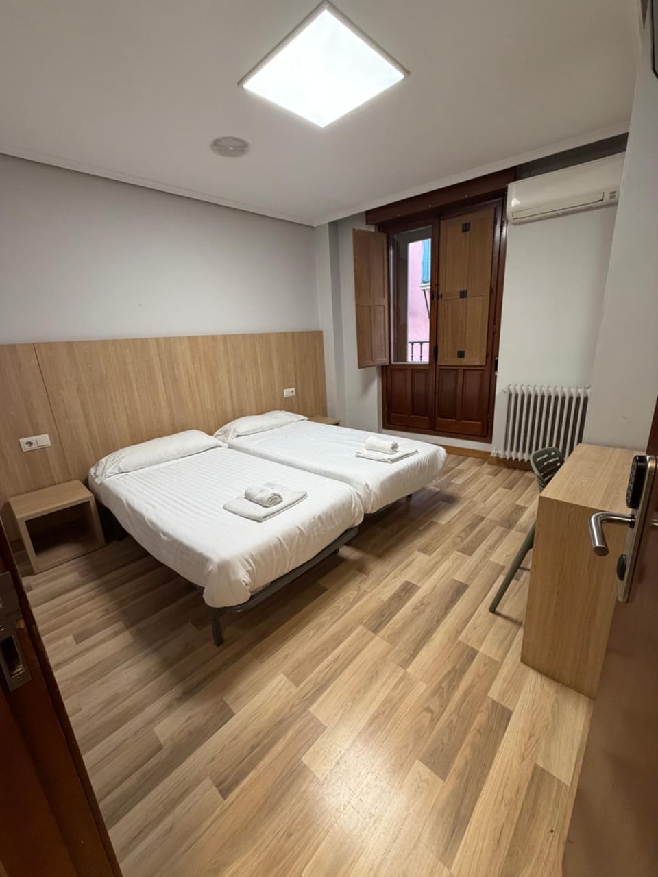 Bearan Rooms 2 Bed and Breakfast in Pamplona