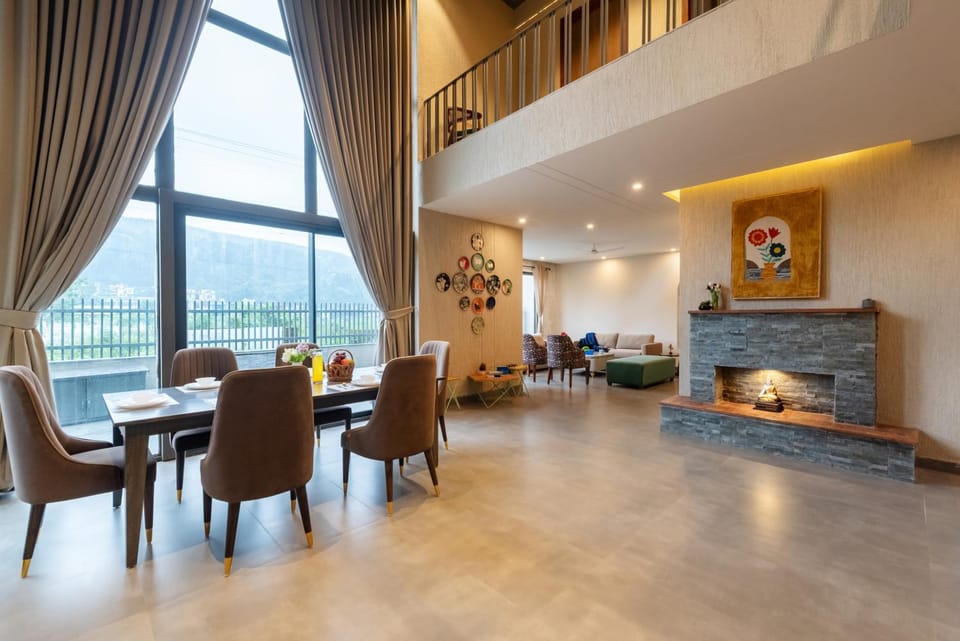 Living room, Seating area, Dining area