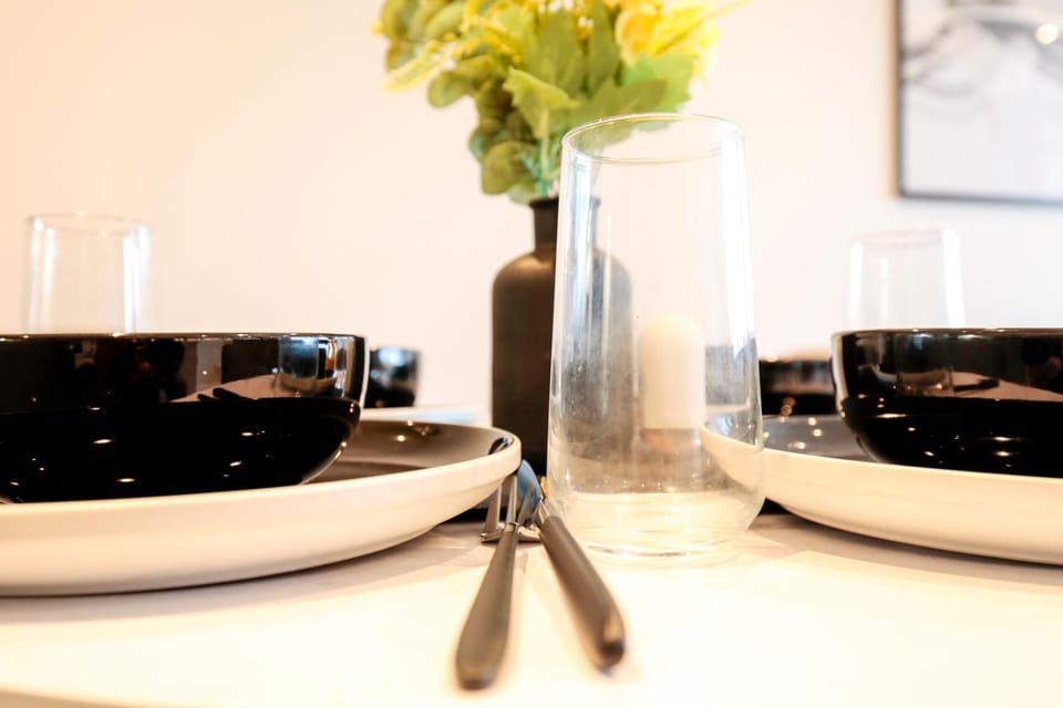 40 percent OFF Monthly Stays 2 Bed Modern Apartment near Piccadilly - Parking - Fast WiFi Apartment in Salford
