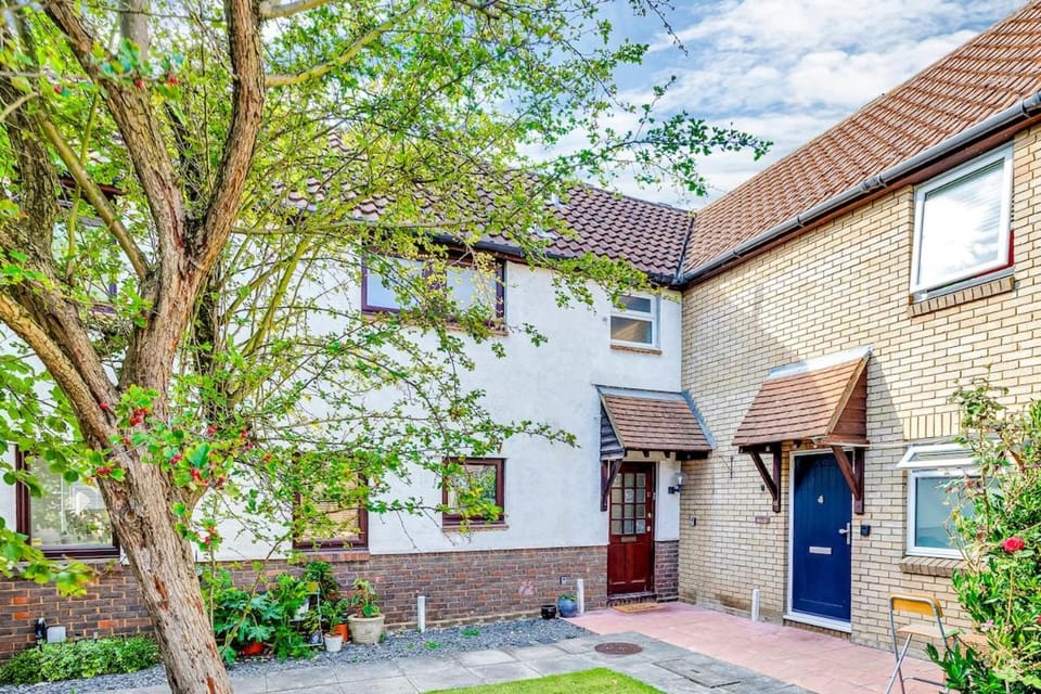 Central Cozy House with private Balcony Apartment in London Borough of Southwark