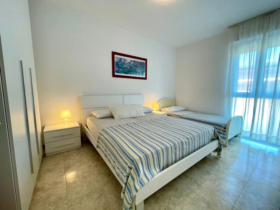 Bed, Decorative detail, Bedroom
