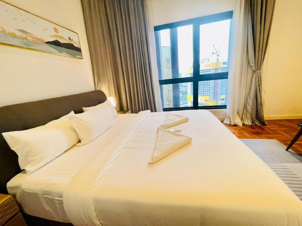 Bed, Bedroom, towels