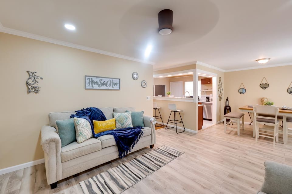 5 Mi to UAB: Group-Friendly Birmingham Retreat House in Birmingham