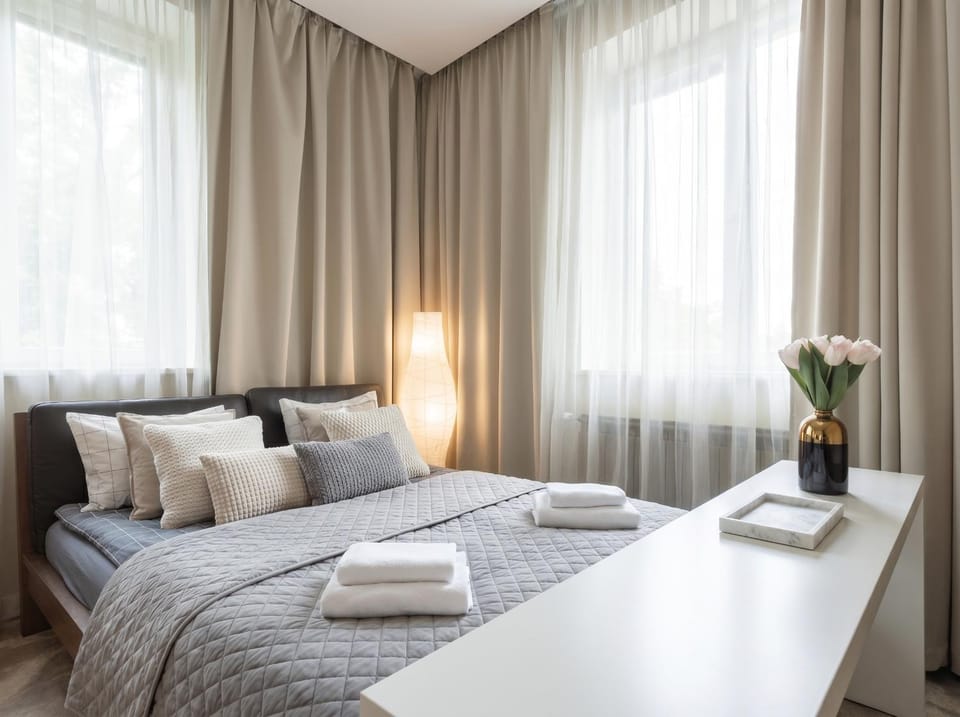 Bed, Photo of the whole room, Bedroom, towels