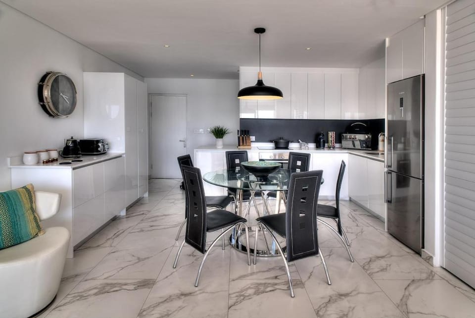 Horizon Bay 1302 Loadshedding Free APT by HMH Apartment in Cape Town