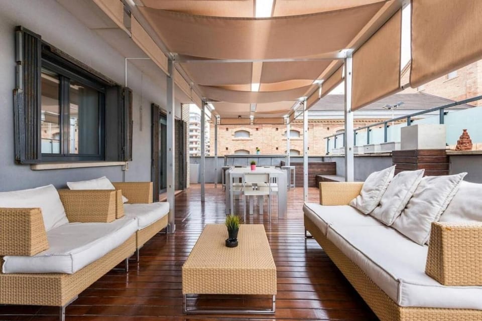 Great apartment with a pool on the beach in Barcelona Apartment in Badalona
