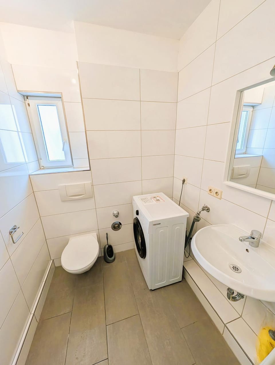 RENOVIERTE 3 ZKB Flurstr 17 50 Stuttgart Apartment in Stuttgart