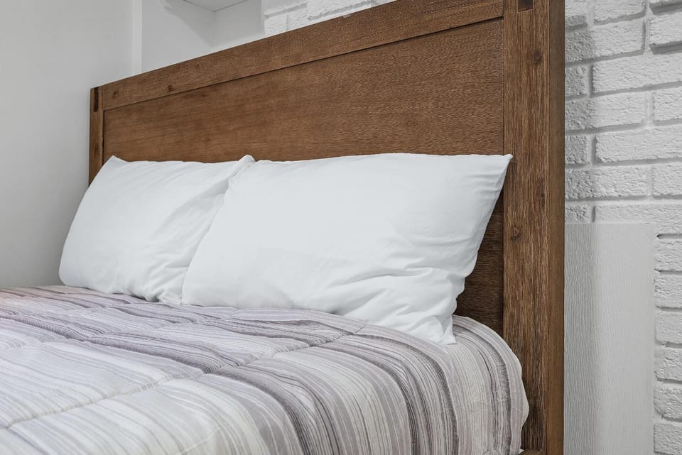 Pittsburgh Shadyside 1E Bright and Modern Private Bedroom with Shared Bathroom Vacation rental in Shadyside