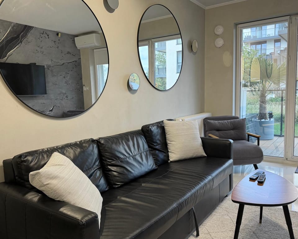 Bed, Living room