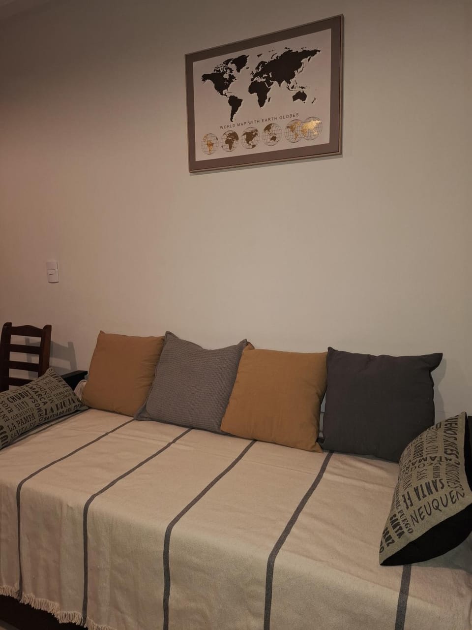 Bed, Living room