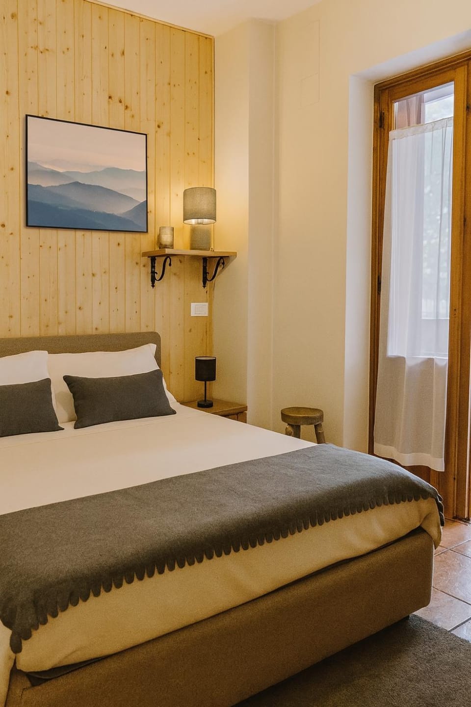 Bed, Photo of the whole room, Bedroom