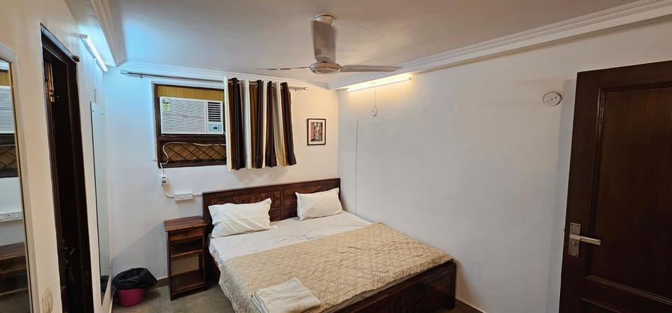 Bed, Photo of the whole room, Bedroom, air conditioner