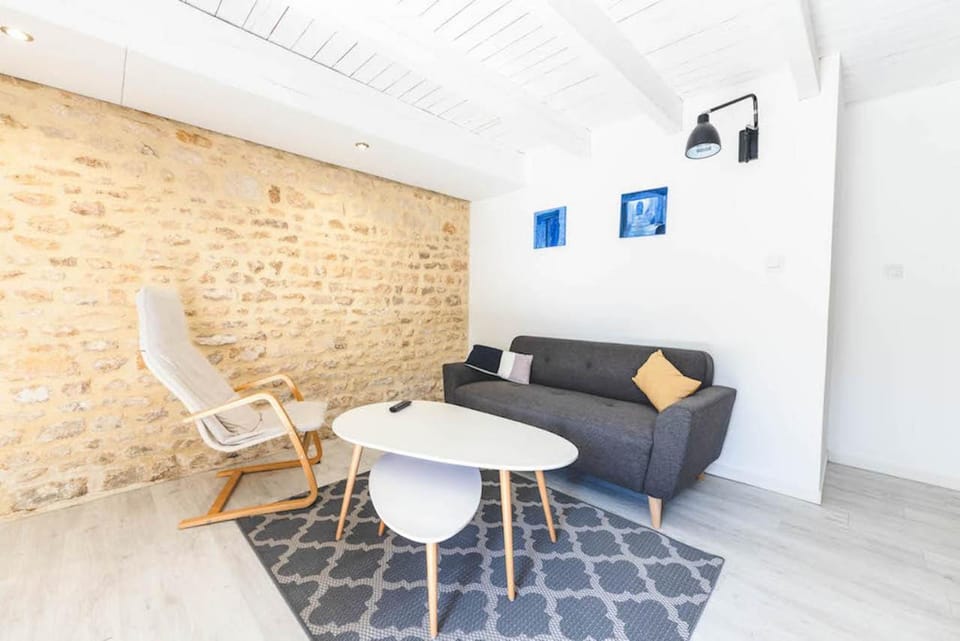 Le gite du cèdre House in Poitiers