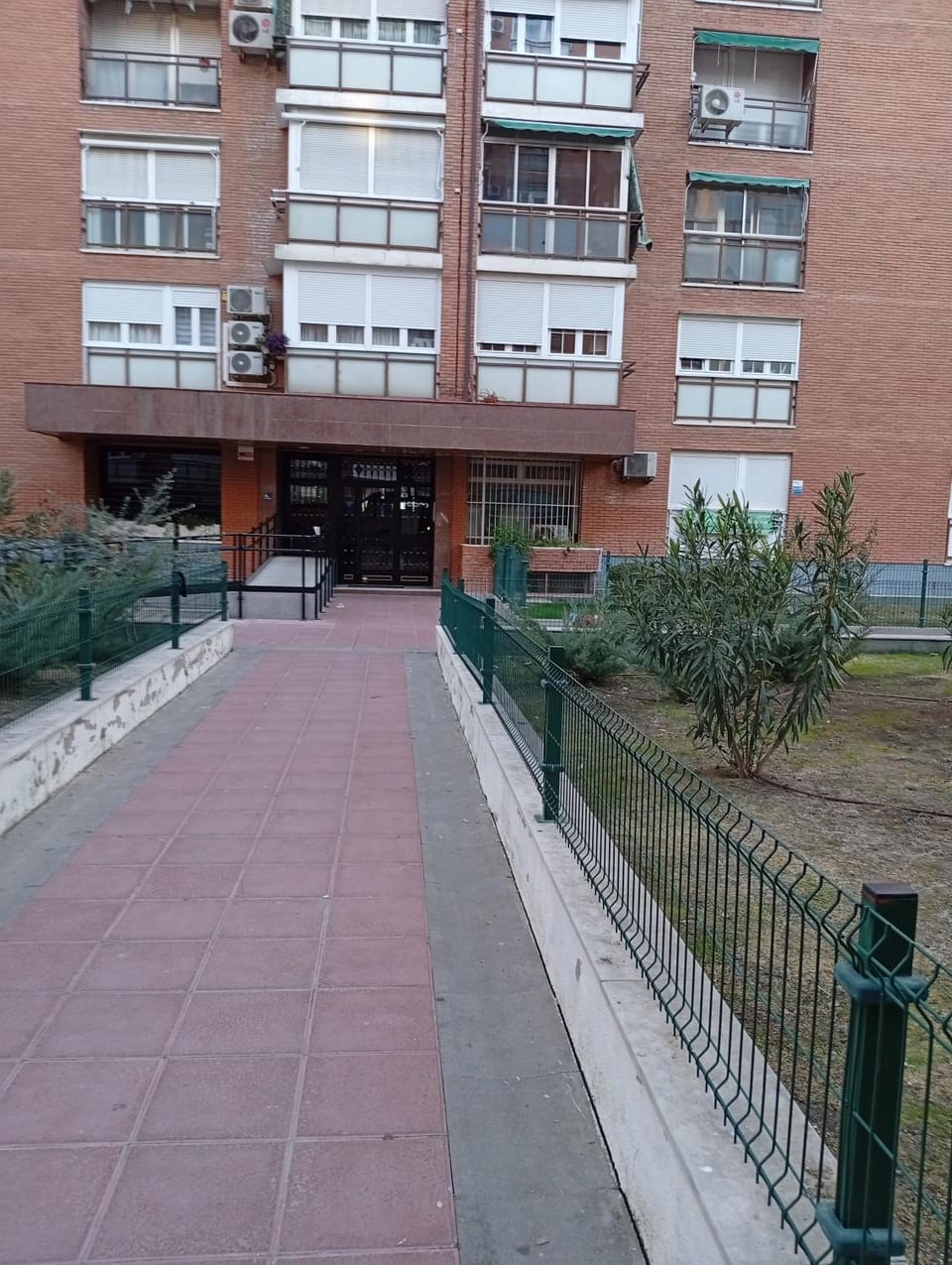 Facade/entrance