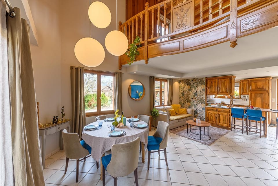Living room, Dining area