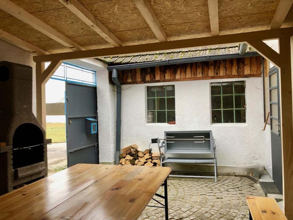 BBQ facilities, Seating area