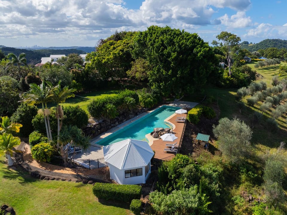 Tennis court, Swimming pool