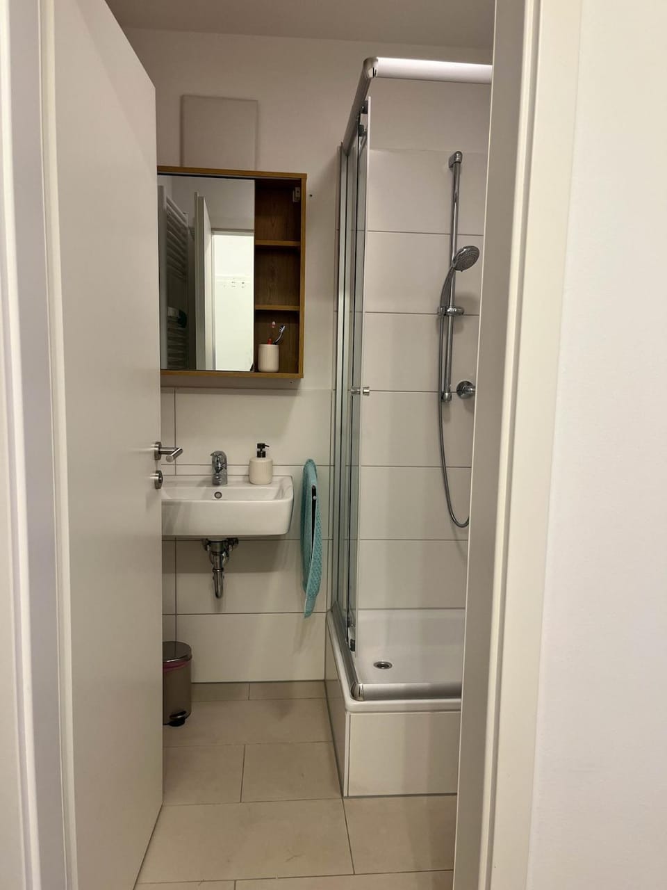 Shower, Bathroom, towels