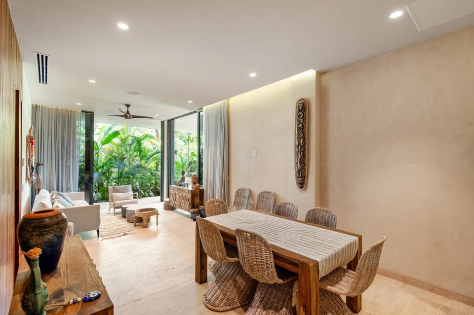 Living room, Seating area, Dining area