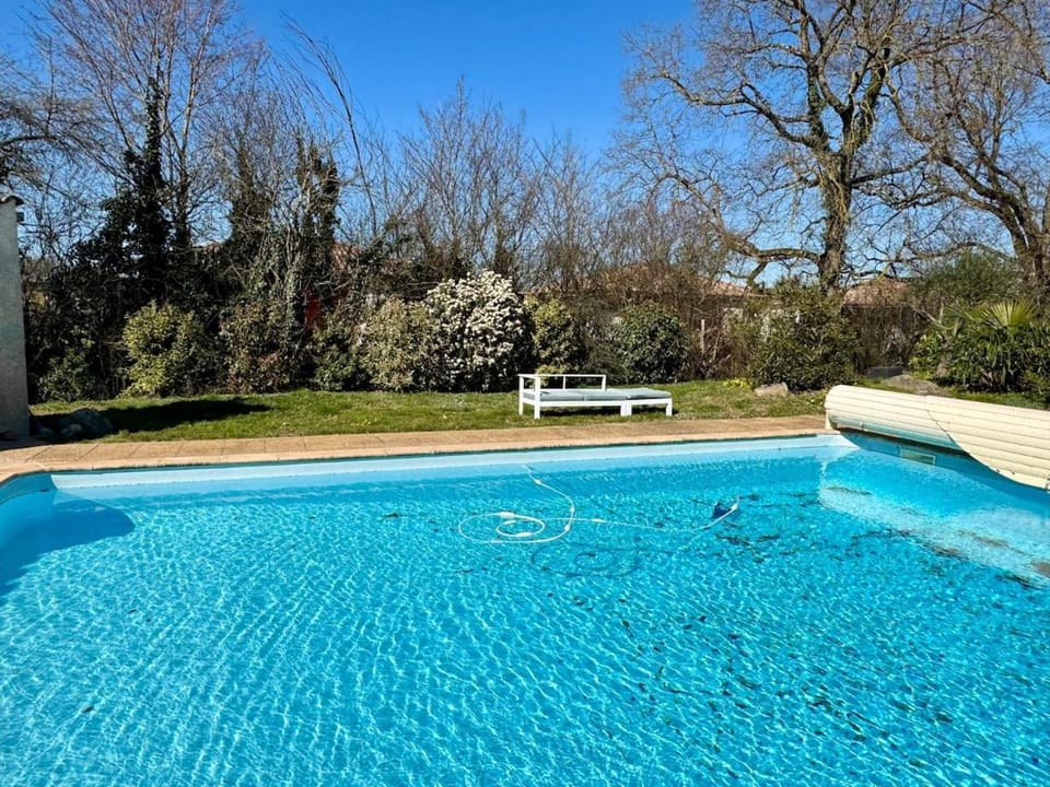 Villa atypique avec piscine 12x6 4 chambres pour 9 personnes proche Golf dans parc arbore Villa in Occitanie