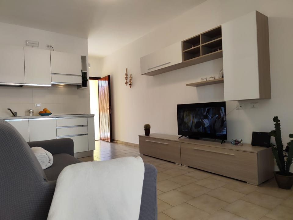 TV and multimedia, Living room, Seating area, stove