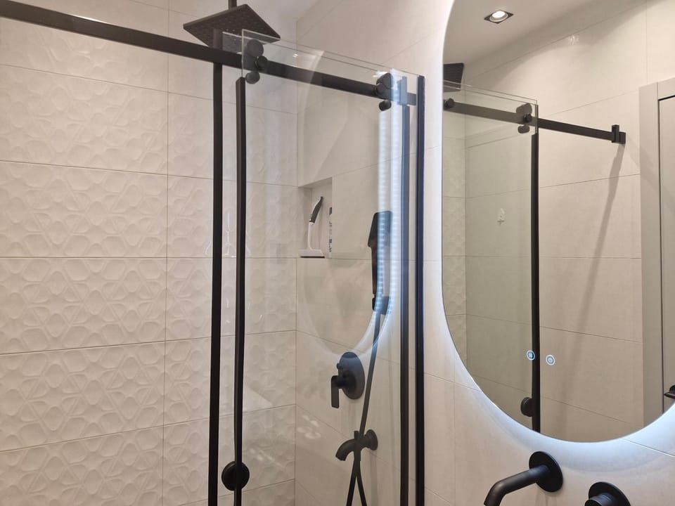 Bathroom, Photo of the whole room