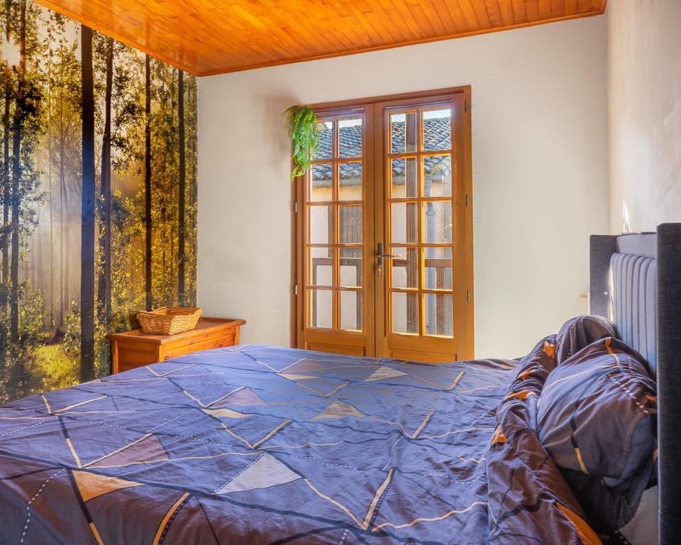 Property building, Living room, Bedroom
