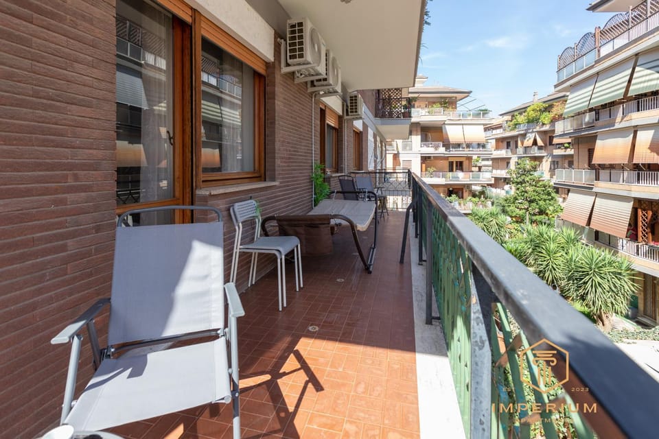 Property building, View (from property/room), Balcony/Terrace, Dining area
