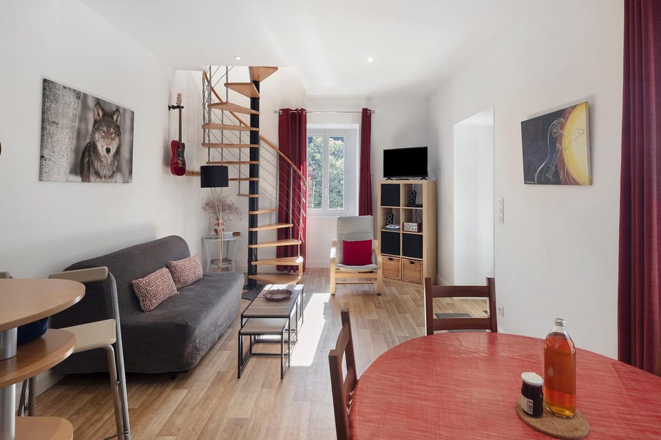 Property building, Living room