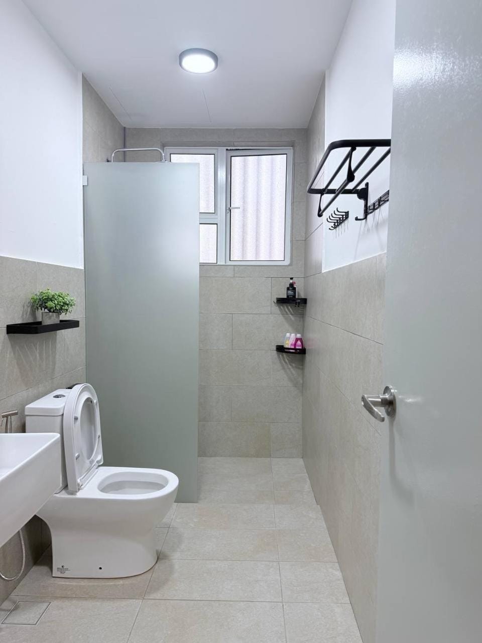 Shower, Toilet, Bathroom