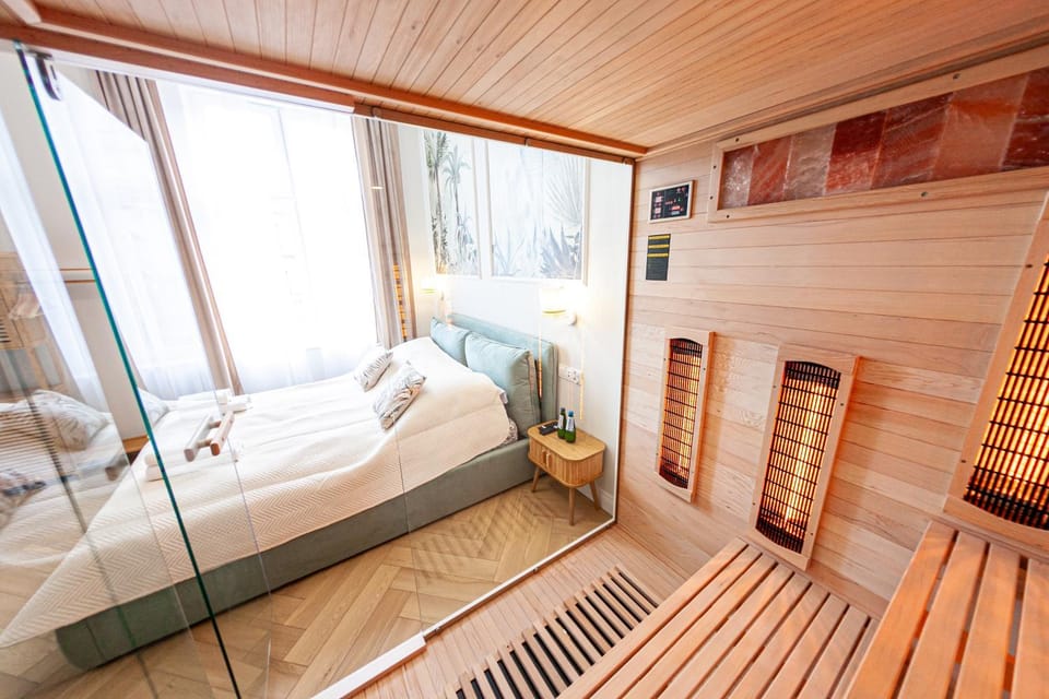 Bed, Sauna, Photo of the whole room, Bedroom