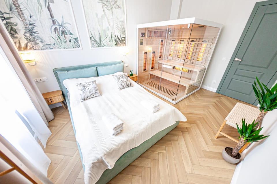 Bed, Sauna, Photo of the whole room, Bedroom