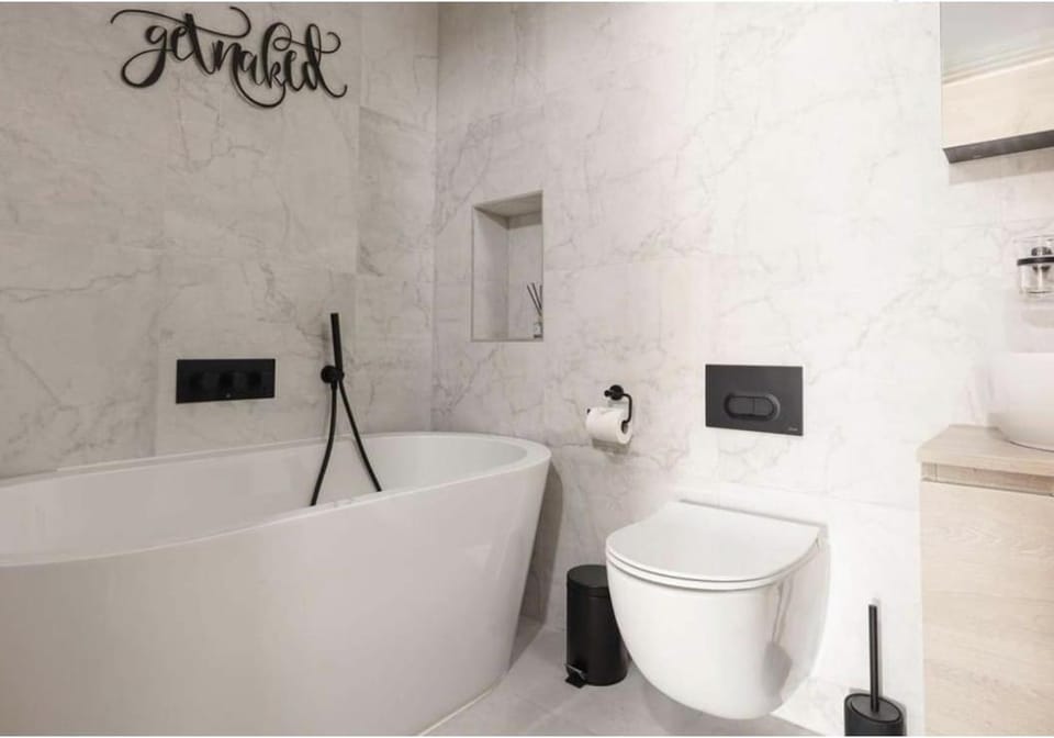 Toilet, Bathroom, Bath, towels
