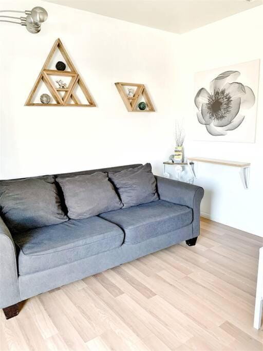 Sweet n Cozy Cottage near Little Italy & Gaslamp House in San Diego
