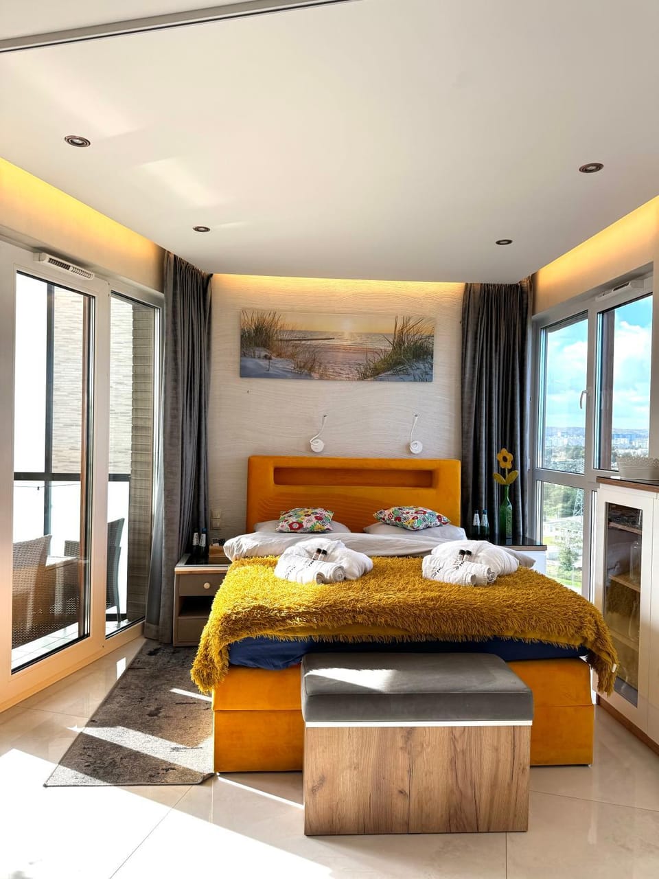 Bed, Photo of the whole room, Bedroom, towels