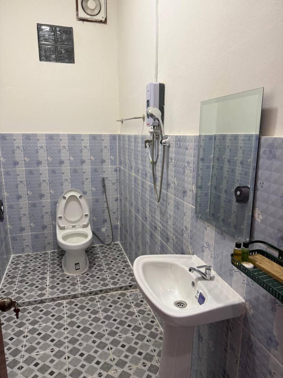 ເຮືອນພັກ ບົວສະຫວັນ bausavanh hotel Apartment in Luang Prabang Province, Laos