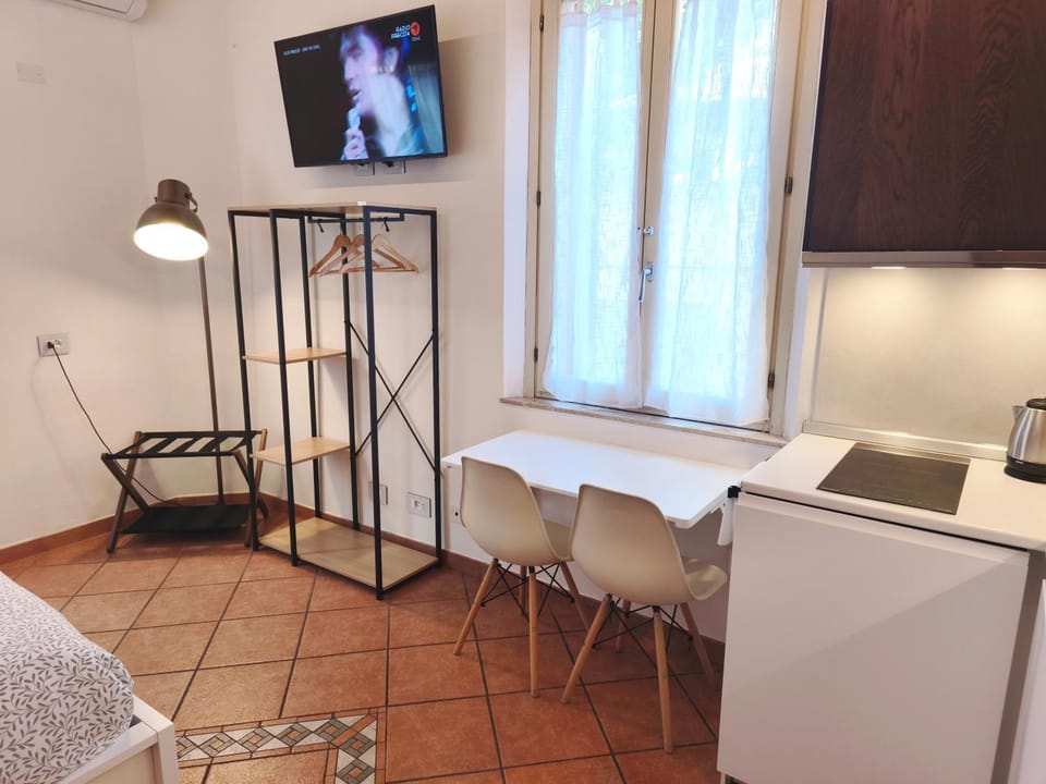 TV and multimedia, Kitchen or kitchenette, Dining area