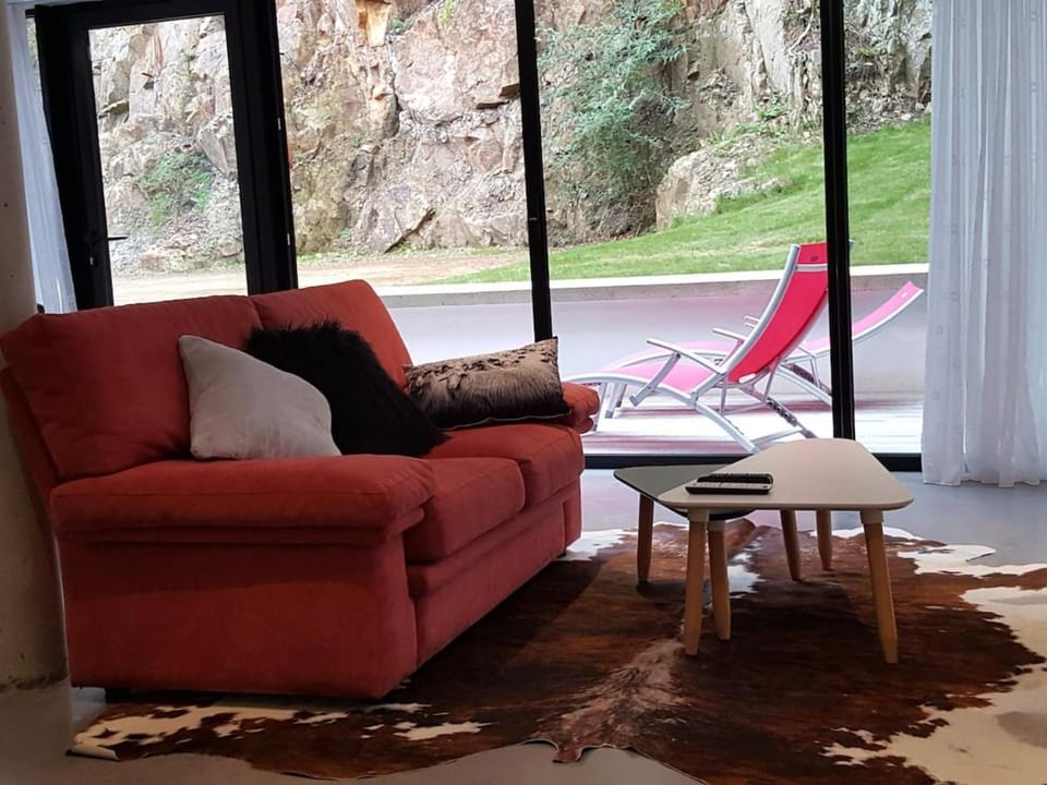 Living room, Garden view