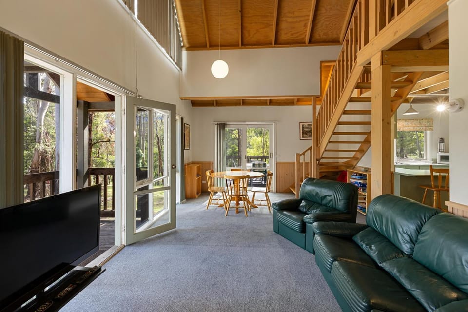Settle @ Sawmill House in Merrijig