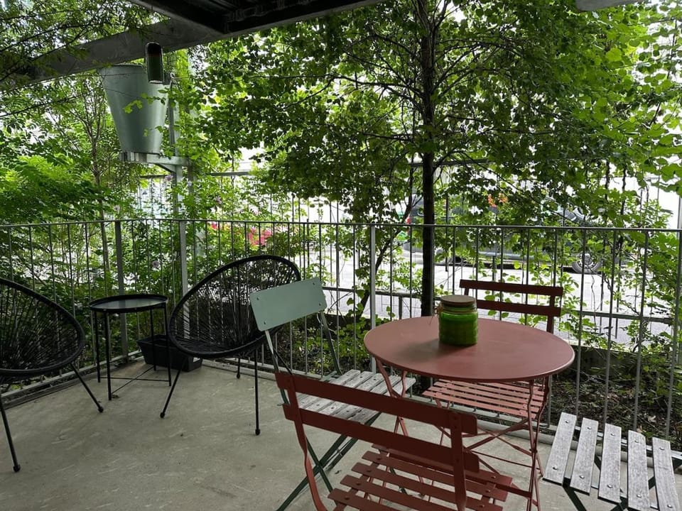 Appartement design avec terrasse - Bastide Apartment in Bordeaux