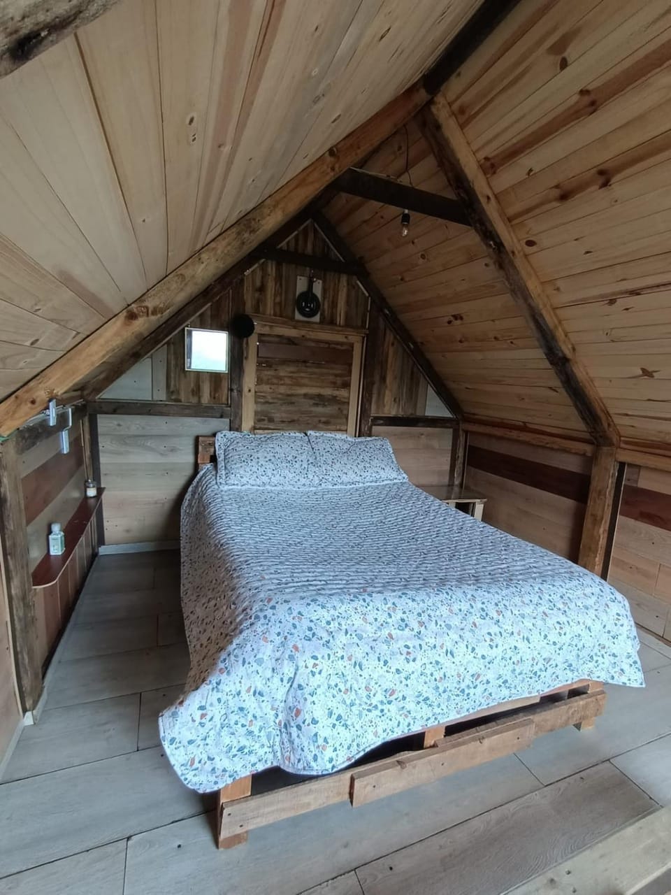 Cabaña Bambú - Roca Glamping Suesca Campground/ 
RV Resort in Cundinamarca, Colombia