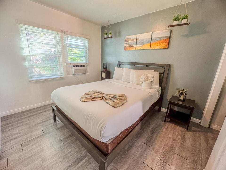 Amazing Cottage - near Little Italy Gaslamp House in San Diego