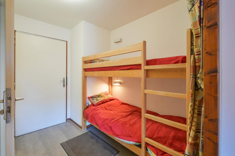 Property building, Living room, Bedroom