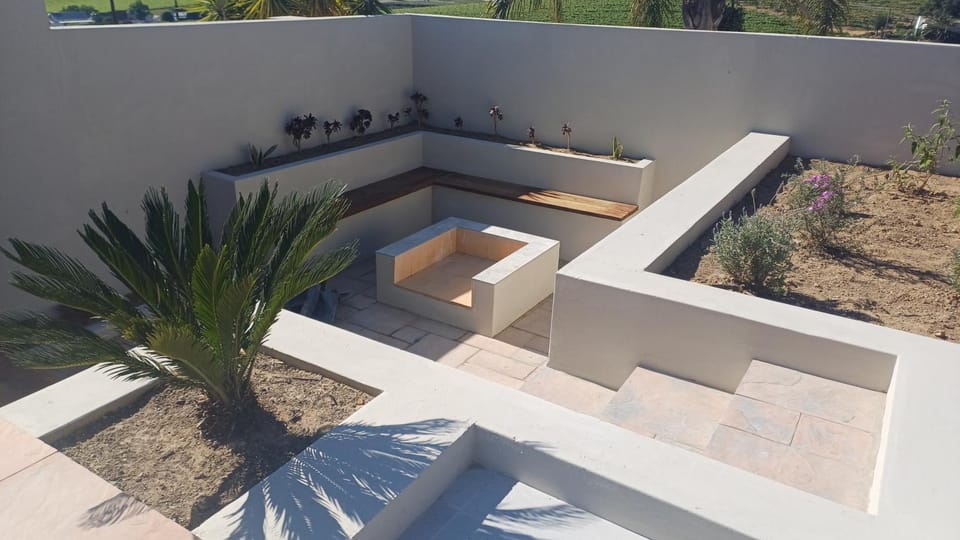 Garden, fireplace