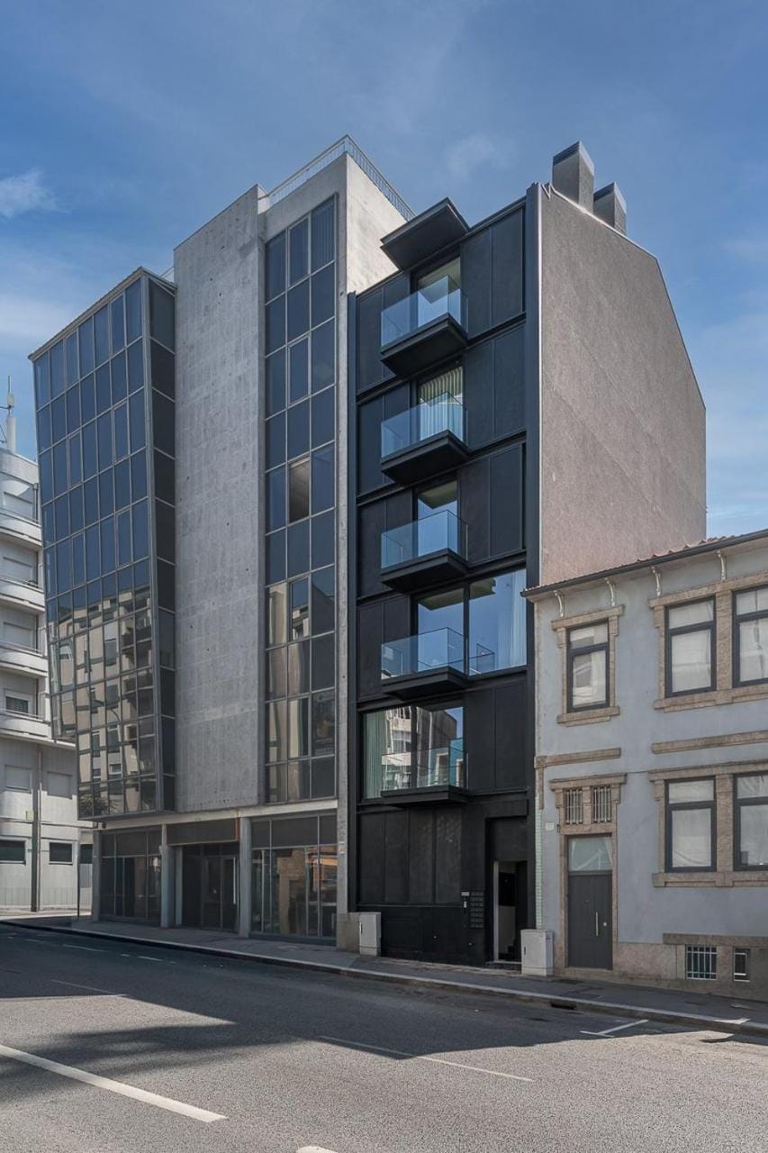 Property building, Location