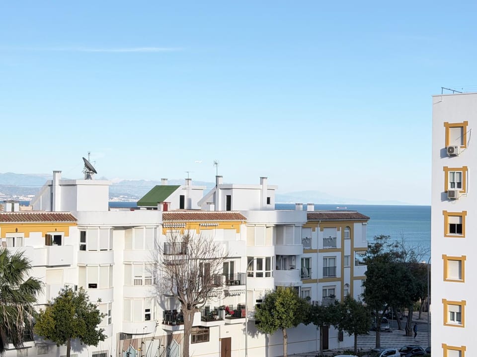 Mountain view, Sea view