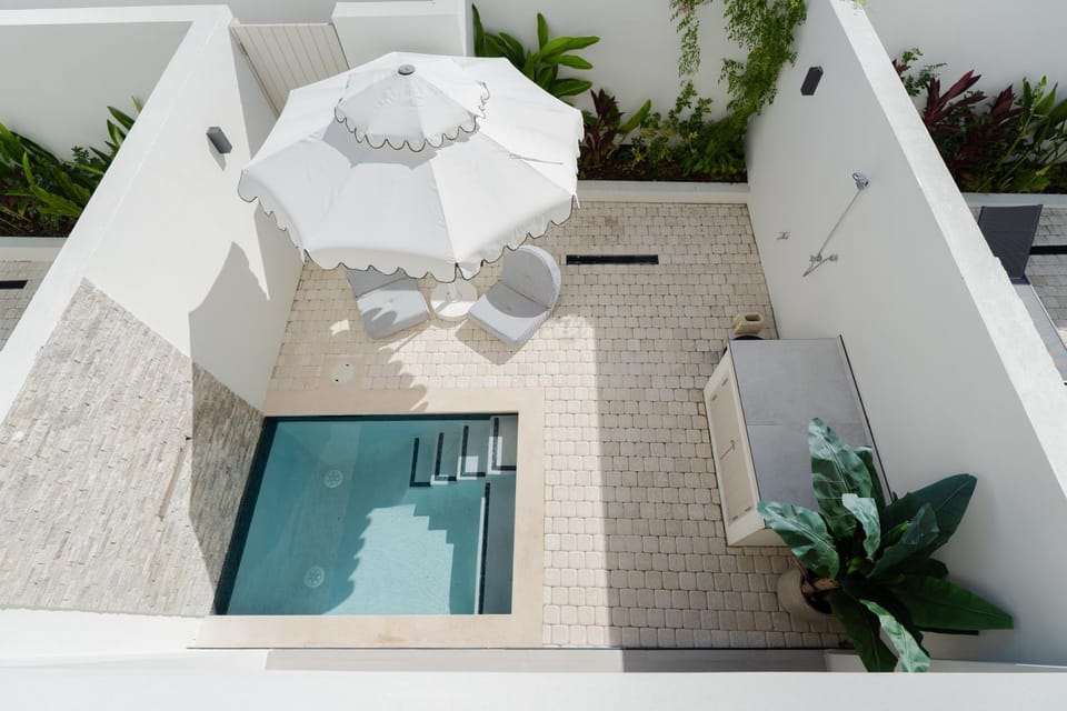 Pool view, Swimming pool